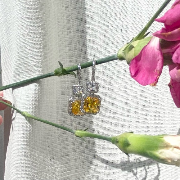 Yellow canary earrings - Picture 6 of 6